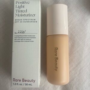 Rare Beauty Positive Light Tinted Moisturizer - 22 W